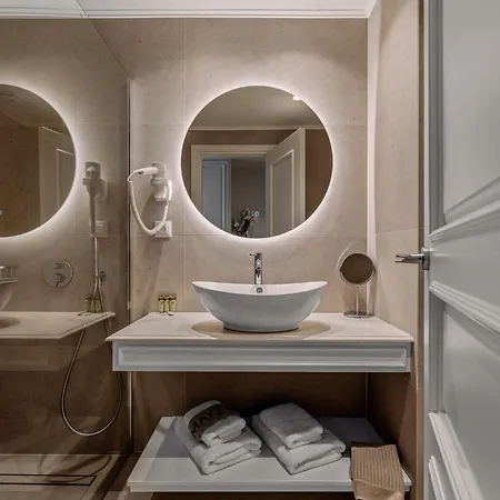 Royal Hotel 3*